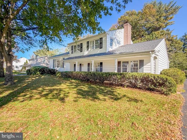1702 S CRESCENT BLVD, Yardley, PA 19067