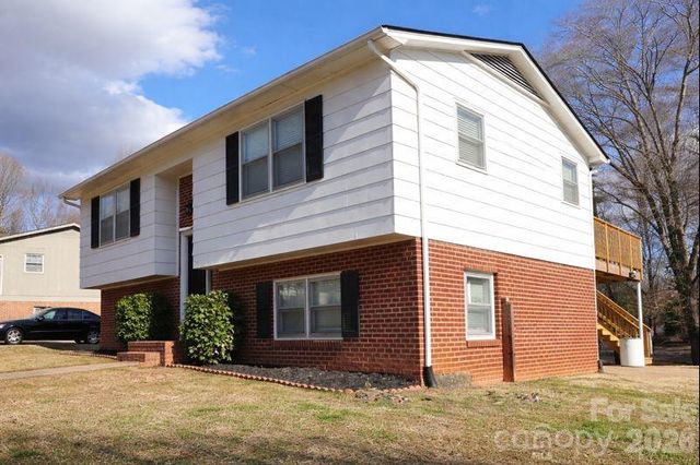 1312 Oak Hill Drive, Newton, NC 28658