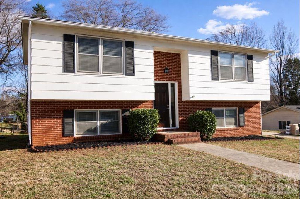 1312 Oak Hill Drive, Newton, NC 28658