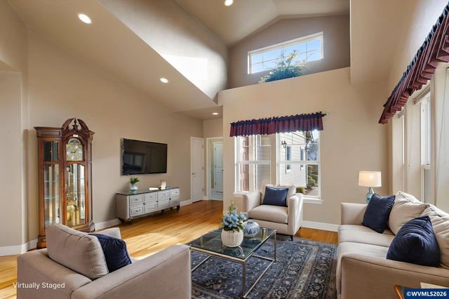 240 Magnolia Dr, Creswell, OR 97426