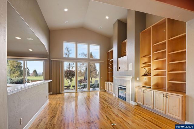 240 Magnolia Dr, Creswell, OR 97426