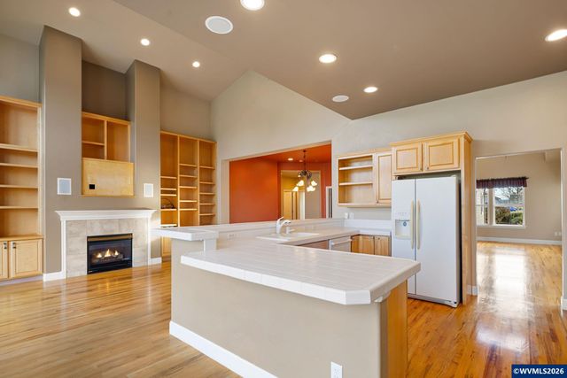 240 Magnolia Dr, Creswell, OR 97426