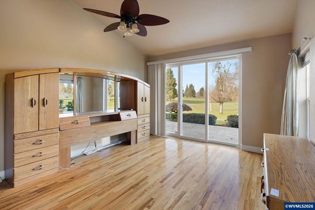 240 Magnolia Dr, Creswell, OR 97426