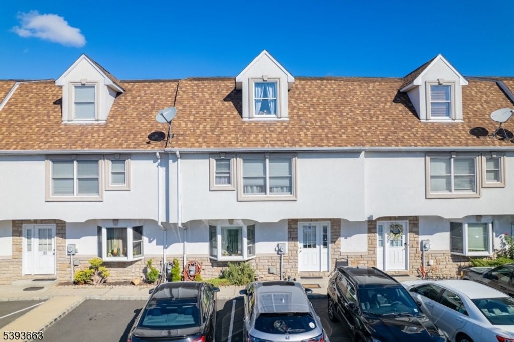 13 Val Sumo Ln, Newark City, NJ 07105