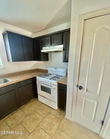 9228 San Lorenzo Avenue B, El Paso, TX 79907