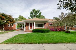 9668 Farmington Road, Livonia, MI 48150