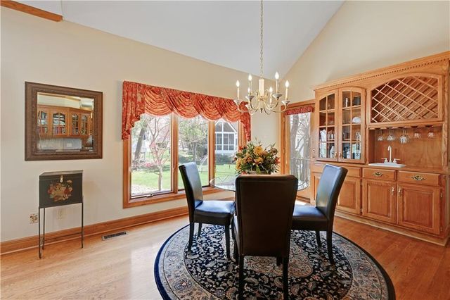 10853 S Cedar Niles Circle, Olathe, KS 66061
