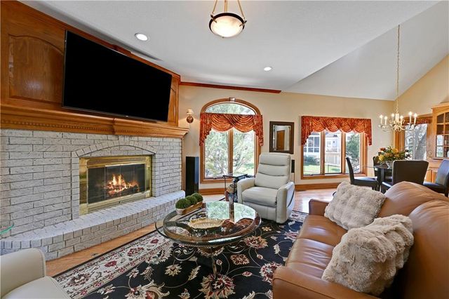 10853 S Cedar Niles Circle, Olathe, KS 66061