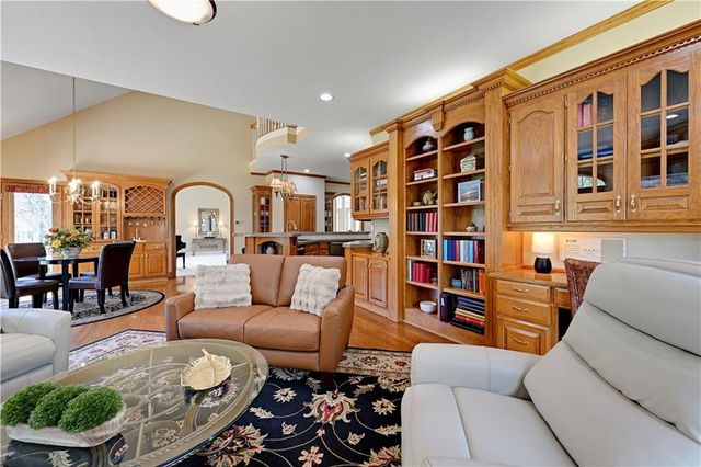 10853 S Cedar Niles Circle, Olathe, KS 66061