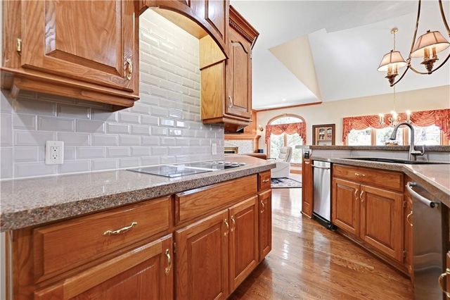 10853 S Cedar Niles Circle, Olathe, KS 66061