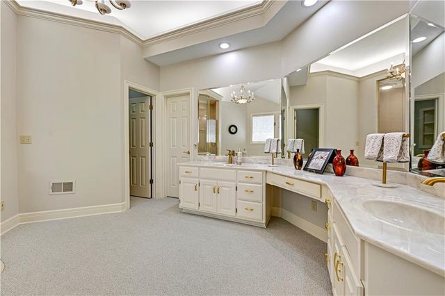 10853 S Cedar Niles Circle, Olathe, KS 66061