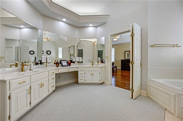 10853 S Cedar Niles Circle, Olathe, KS 66061