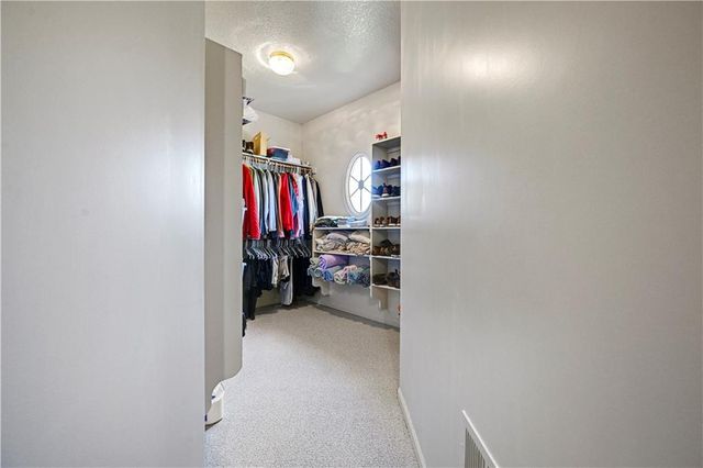 10853 S Cedar Niles Circle, Olathe, KS 66061