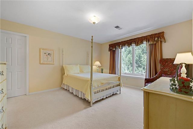 10853 S Cedar Niles Circle, Olathe, KS 66061
