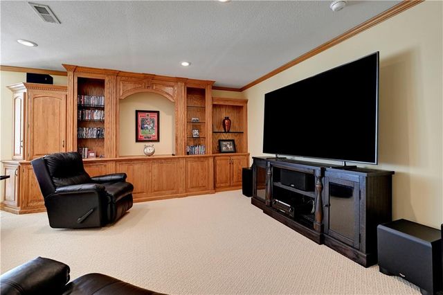 10853 S Cedar Niles Circle, Olathe, KS 66061