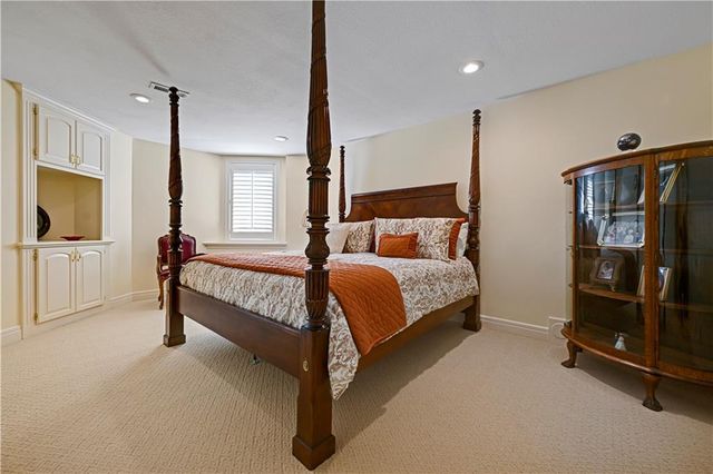 10853 S Cedar Niles Circle, Olathe, KS 66061