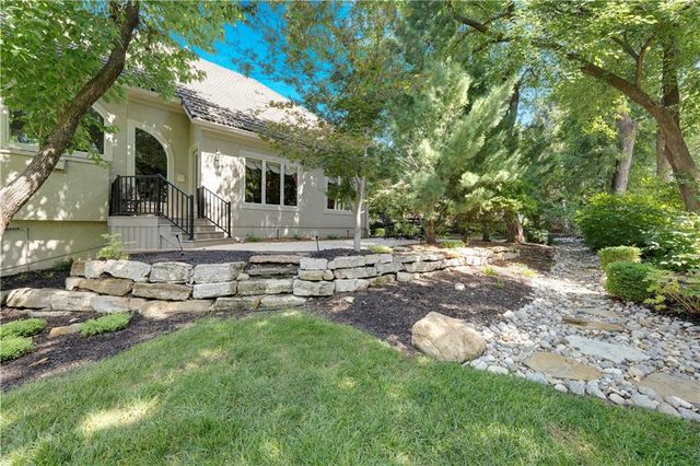 10853 S Cedar Niles Circle, Olathe, KS 66061