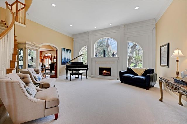 10853 S Cedar Niles Circle, Olathe, KS 66061