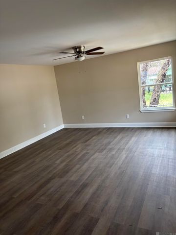 2742 Sherwood St, Baton Rouge, LA 70805