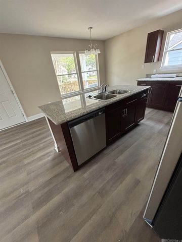 2742 Sherwood St, Baton Rouge, LA 70805