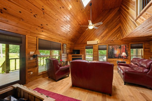 92 Mount Laurel Road, Pikeville, TN 37367