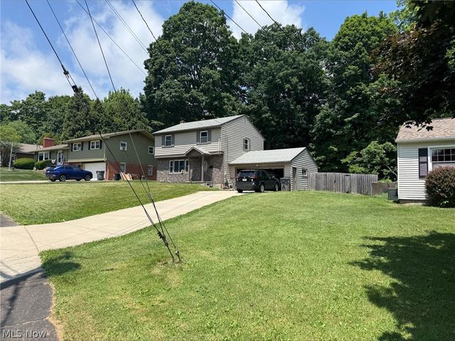 3330 Kingston Lane, Youngstown, OH 44511