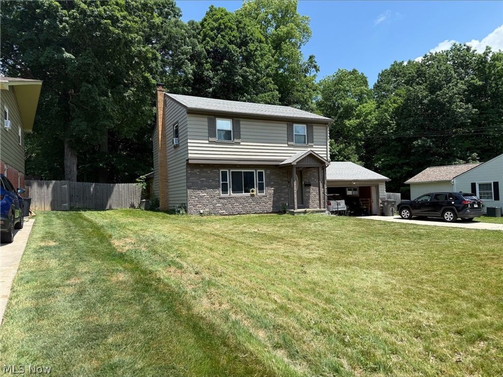 3330 Kingston Lane, Youngstown, OH 44511