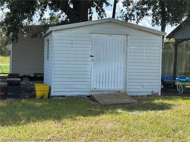 519 Thomas Avenue, Frostproof, FL 33843