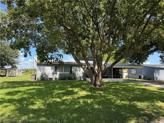 519 Thomas Avenue, Frostproof, FL 33843