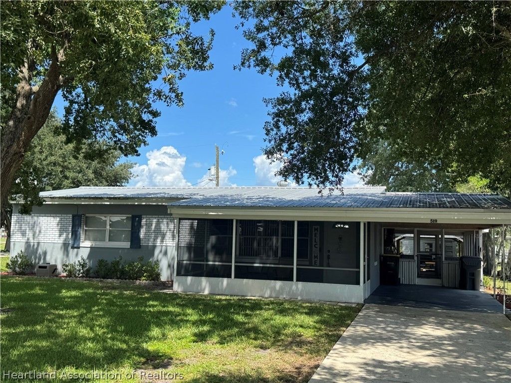 519 Thomas Avenue, Frostproof, FL 33843
