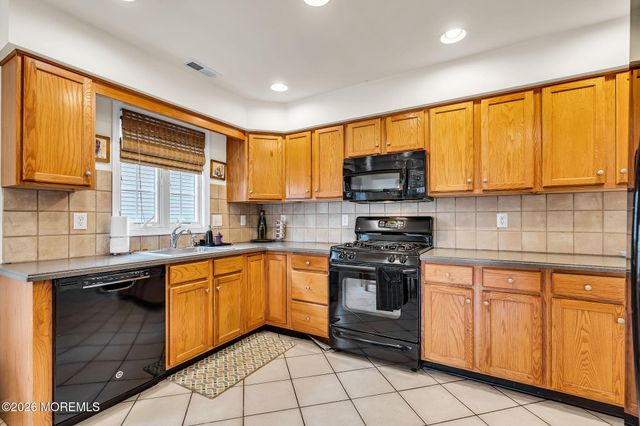 15 Congressional Road, Jackson, NJ 08527