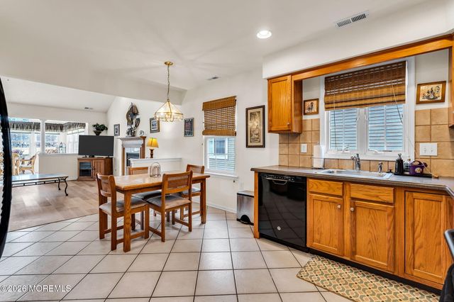 15 Congressional Road, Jackson, NJ 08527