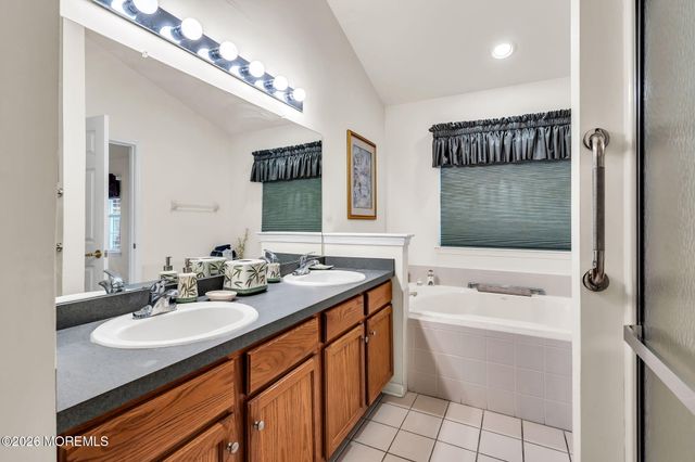 15 Congressional Road, Jackson, NJ 08527