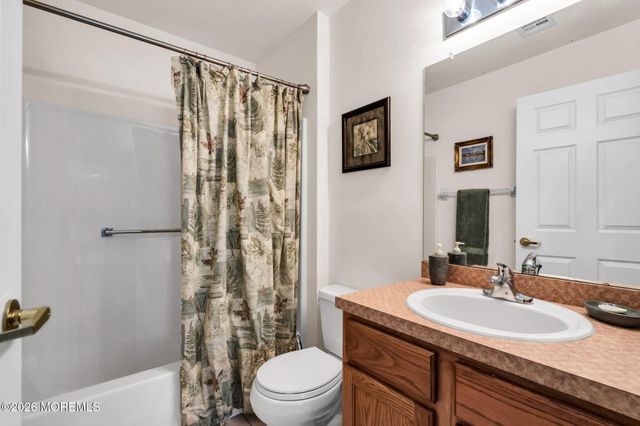 15 Congressional Road, Jackson, NJ 08527