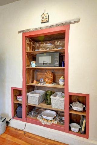 1913 LOMAS Boulevard NW, Albuquerque, NM 87104