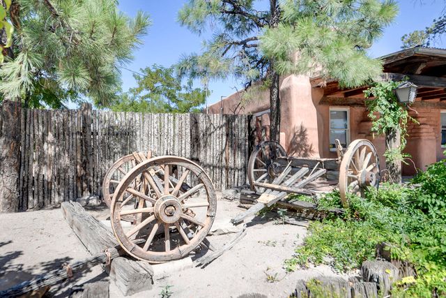 1913 LOMAS Boulevard NW, Albuquerque, NM 87104