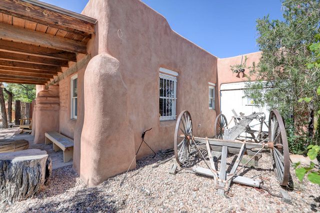 1913 LOMAS Boulevard NW, Albuquerque, NM 87104