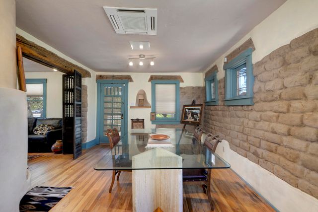 1913 LOMAS Boulevard NW, Albuquerque, NM 87104