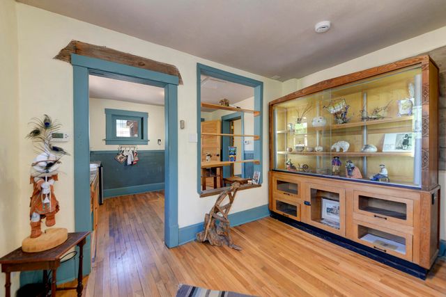 1913 LOMAS Boulevard NW, Albuquerque, NM 87104