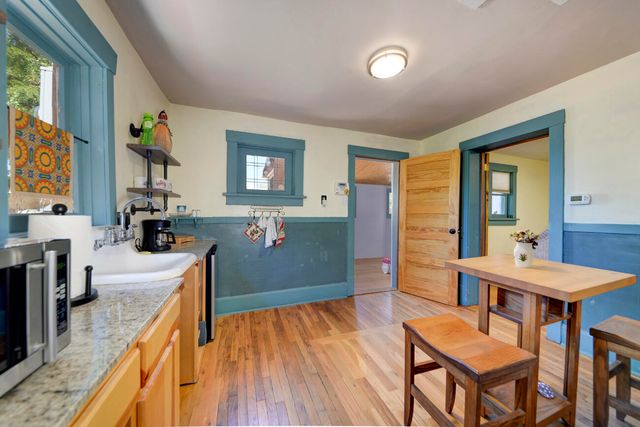 1913 LOMAS Boulevard NW, Albuquerque, NM 87104