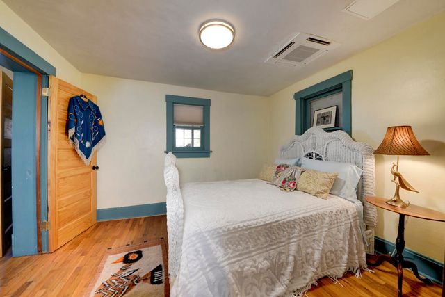 1913 LOMAS Boulevard NW, Albuquerque, NM 87104