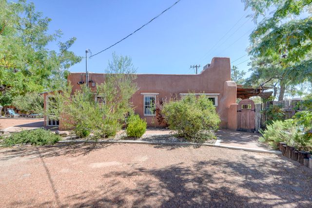 1913 LOMAS Boulevard NW, Albuquerque, NM 87104