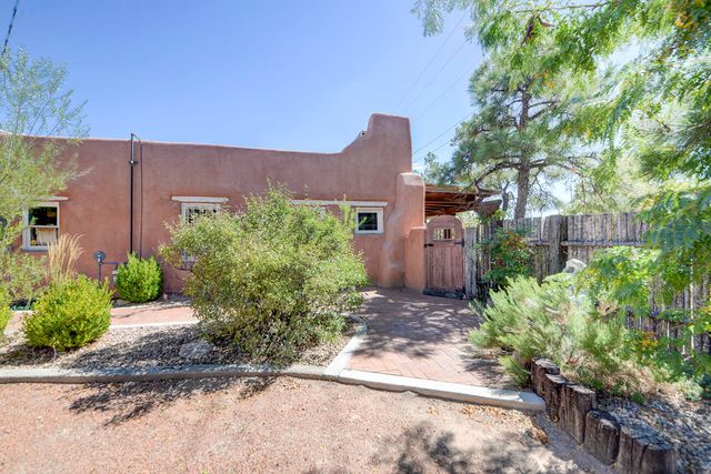 1913 LOMAS Boulevard NW, Albuquerque, NM 87104