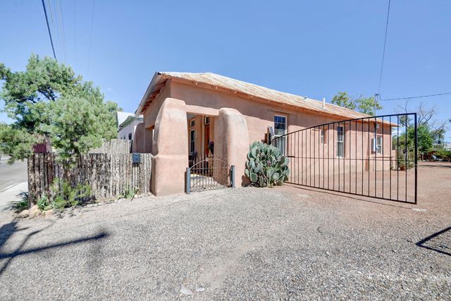 1913 LOMAS Boulevard NW, Albuquerque, NM 87104