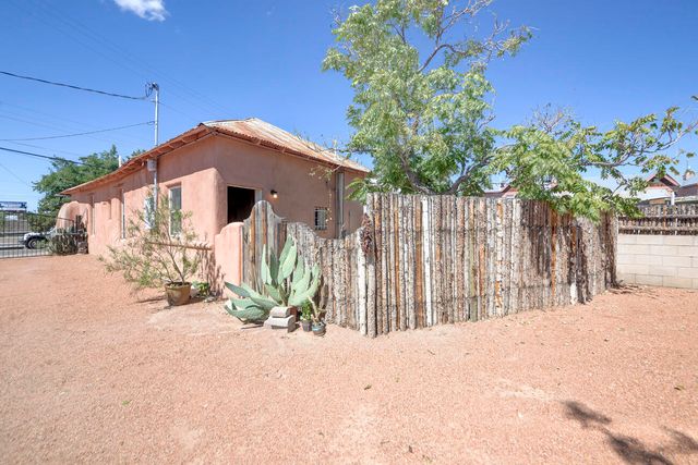 1913 LOMAS Boulevard NW, Albuquerque, NM 87104