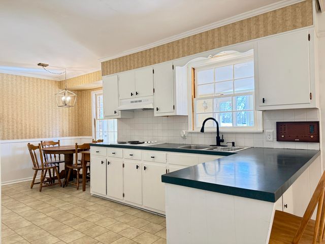 6815 Greenfield Drive, Paducah, KY 42003