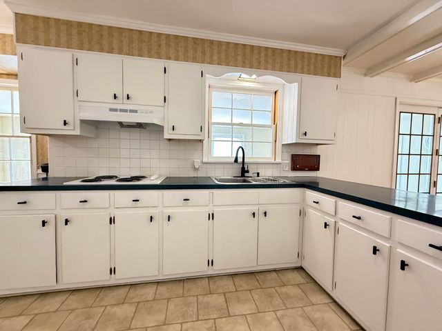 6815 Greenfield Drive, Paducah, KY 42003