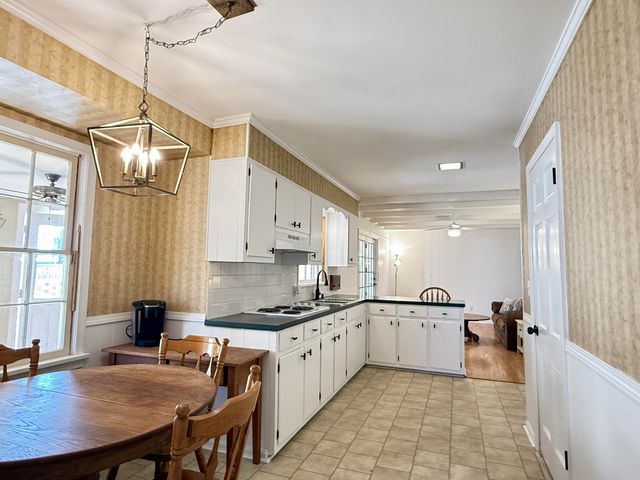 6815 Greenfield Drive, Paducah, KY 42003