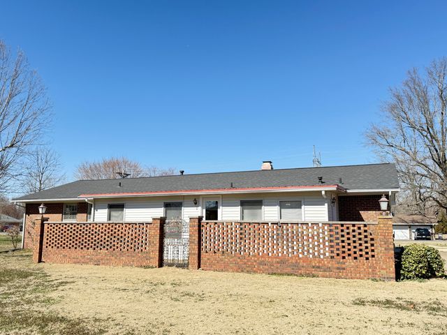 6815 Greenfield Drive, Paducah, KY 42003