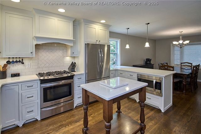 60 Abney Circle, Charleston, WV 25314